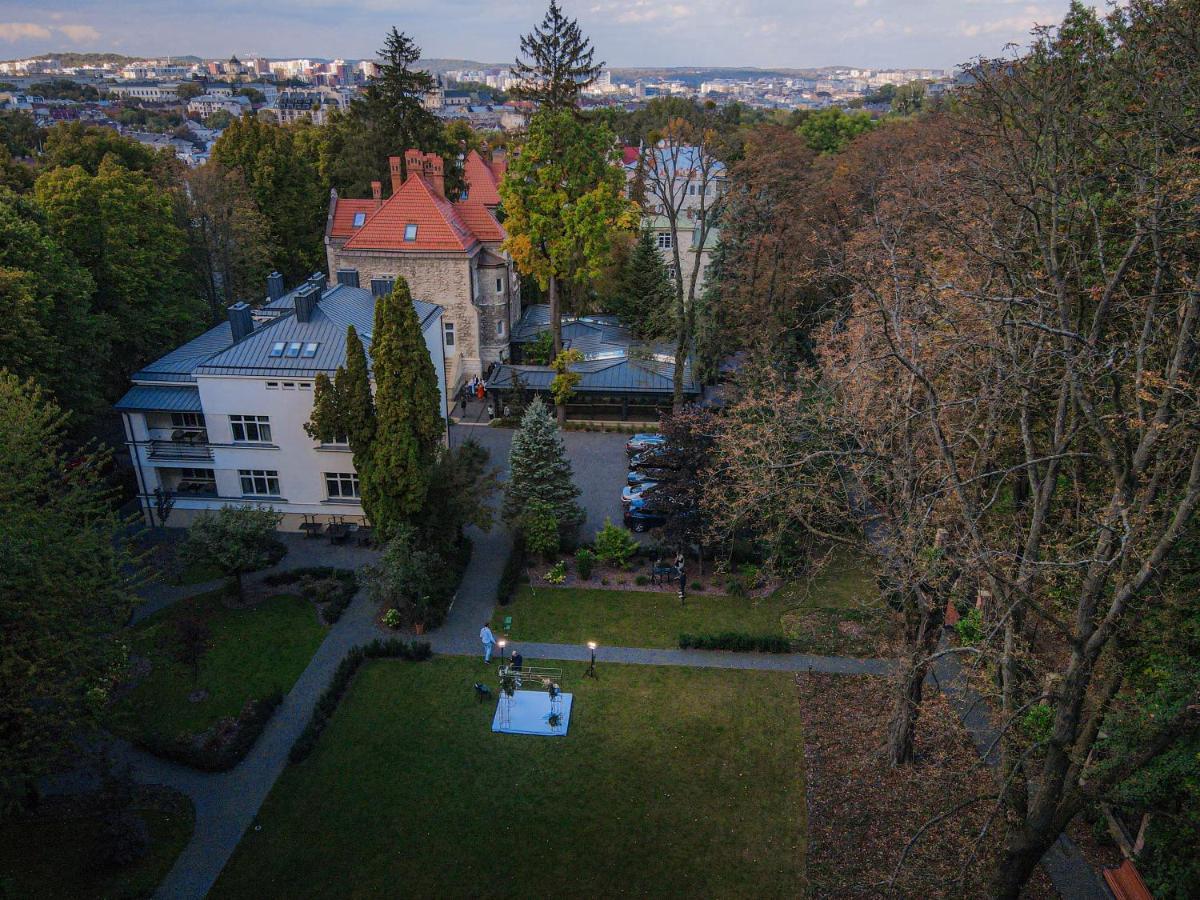 Lion'S Castle Hotel Leopoli Esterno foto